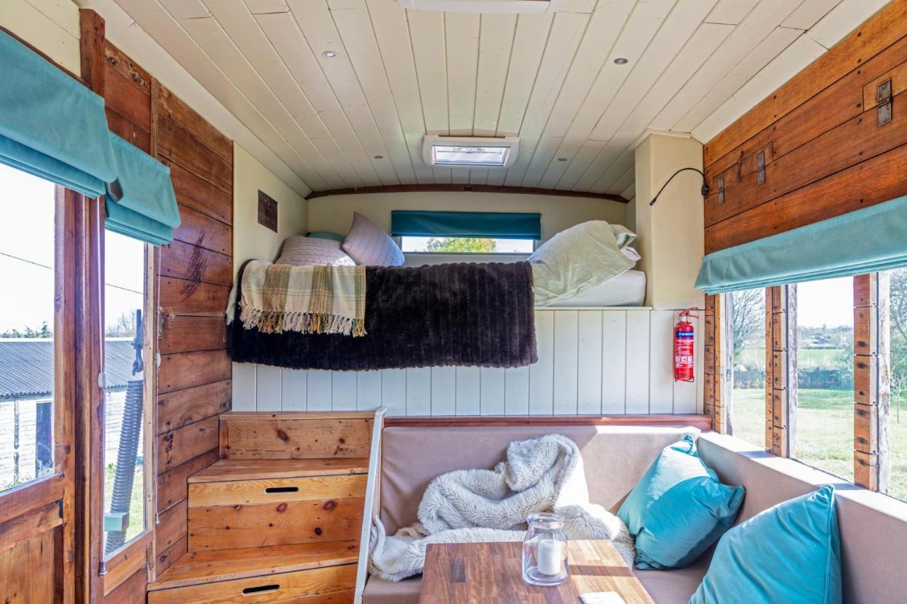 Southwick  The Hoot Romantic Glamping מראה חיצוני תמונה